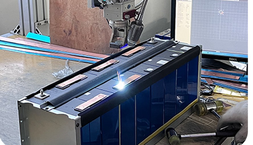Laser welding of battery modules